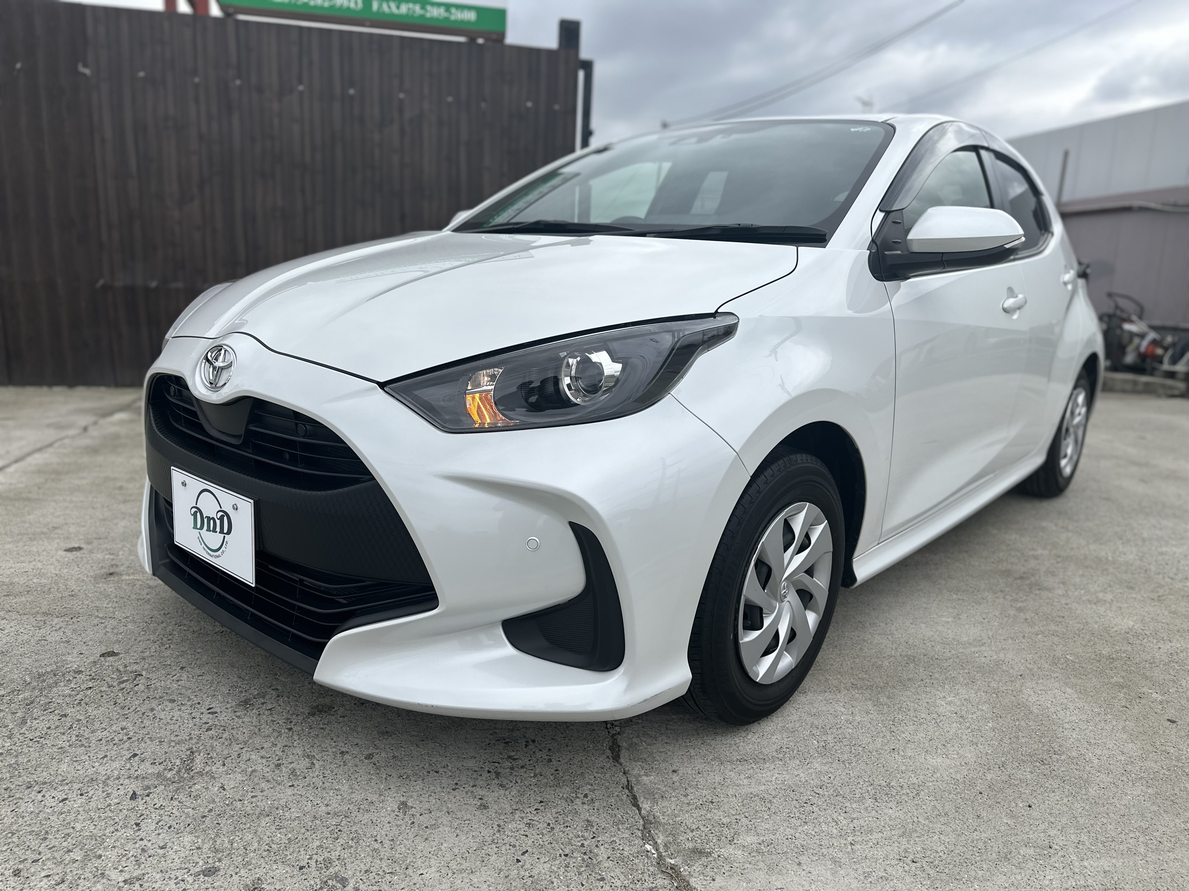 TOYOTA  YARIS 